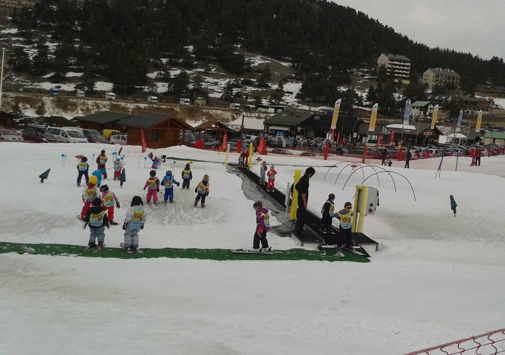 Apartment Face Aux Pistes Gréolières-les-Neiges Exteriör bild
